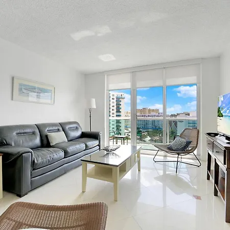 2 Bedrooms 2 Full Bathrooms Apt. On The Beach
